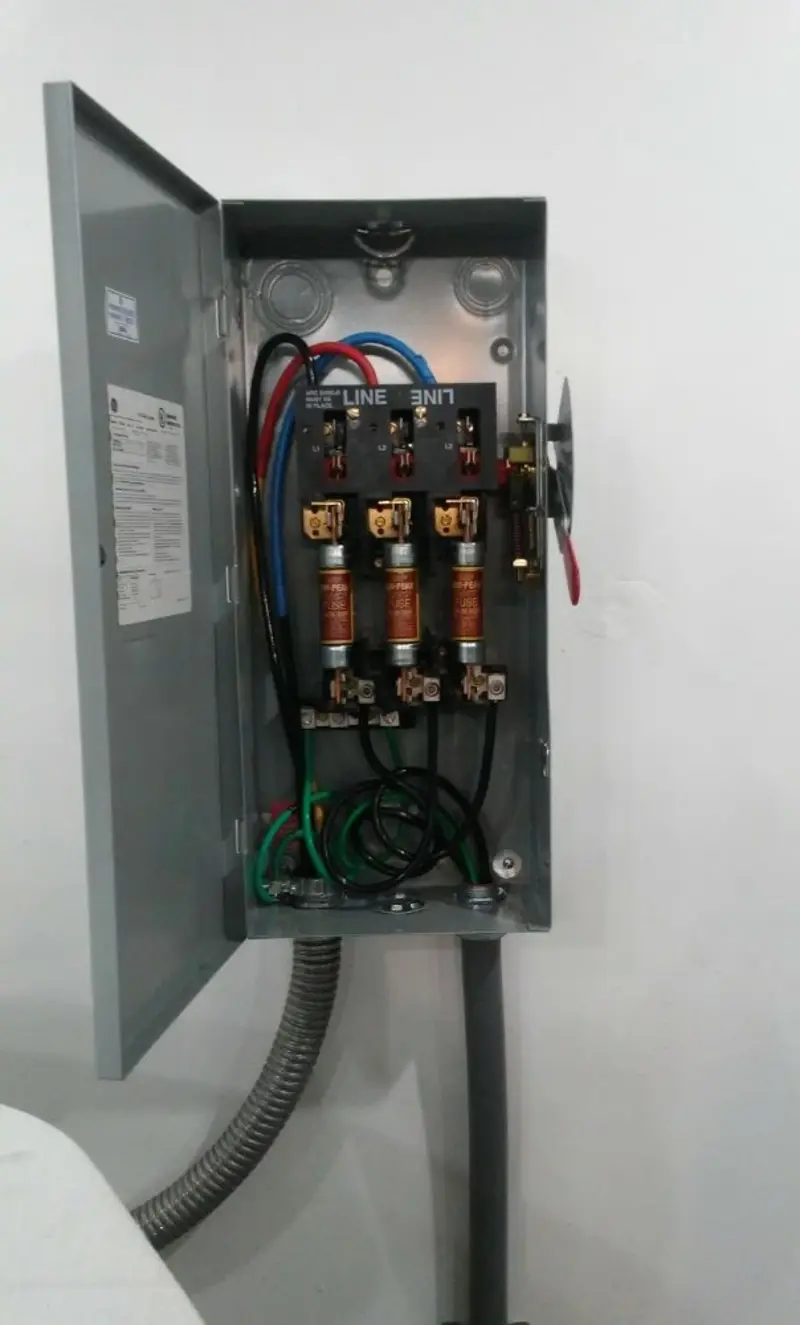Three-phase disconnect switch installed for Electrical Wiring & Rewiring in Schroeppel